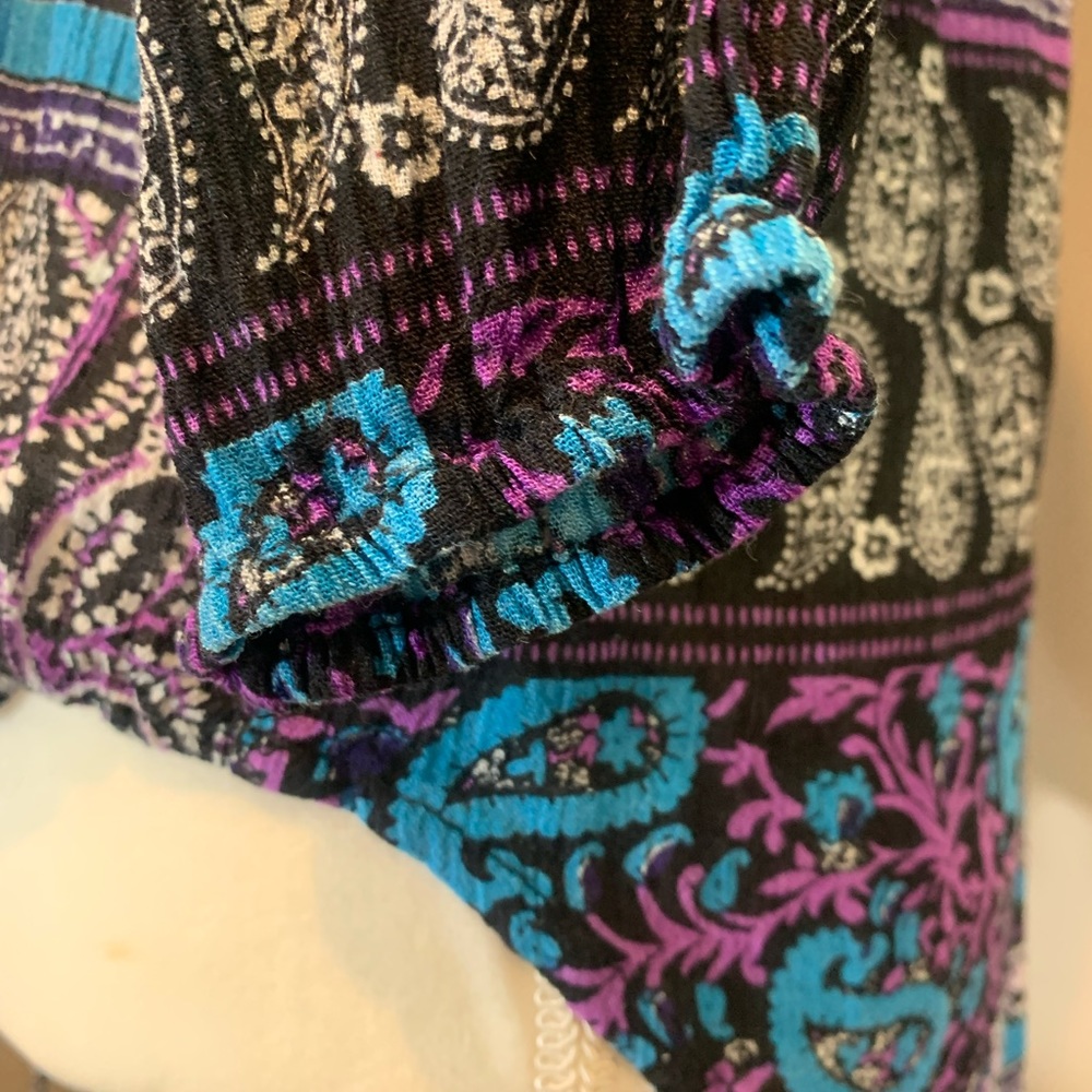 Women's Blouse - Picture 3 of 6